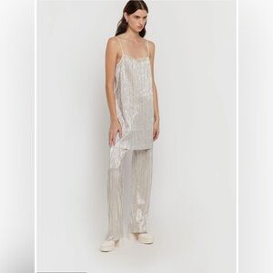 NWOT Oak & Fort sparkly pleated pants